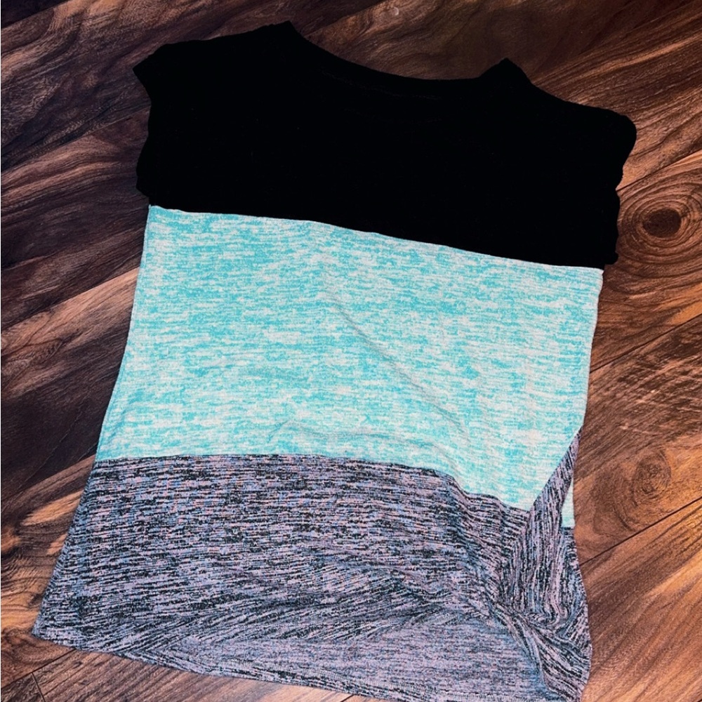 Stylish Women's Colorblock Top